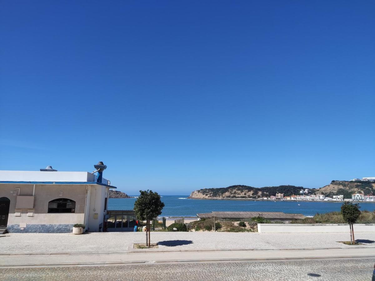 Apartment By The Beach! With Large Balcony! Sao Martinho do Porto Εξωτερικό φωτογραφία